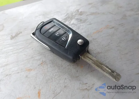 2020 Toyota Camry Le z USA, uszkodzony, nr VIN 4T1C11AK5LU345596